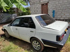 Nissan Sunny HB11 1983