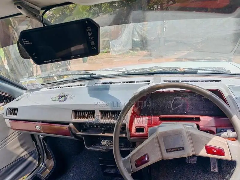 Nissan Sunny HB11 1983