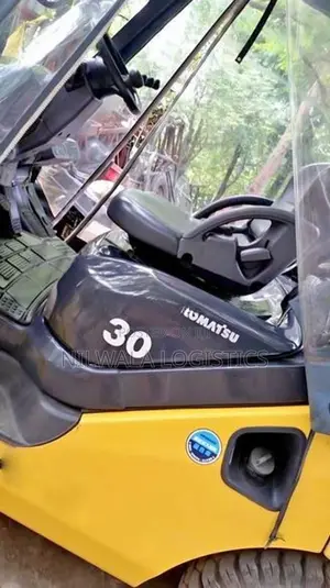 Komatsu FD30 Forklift