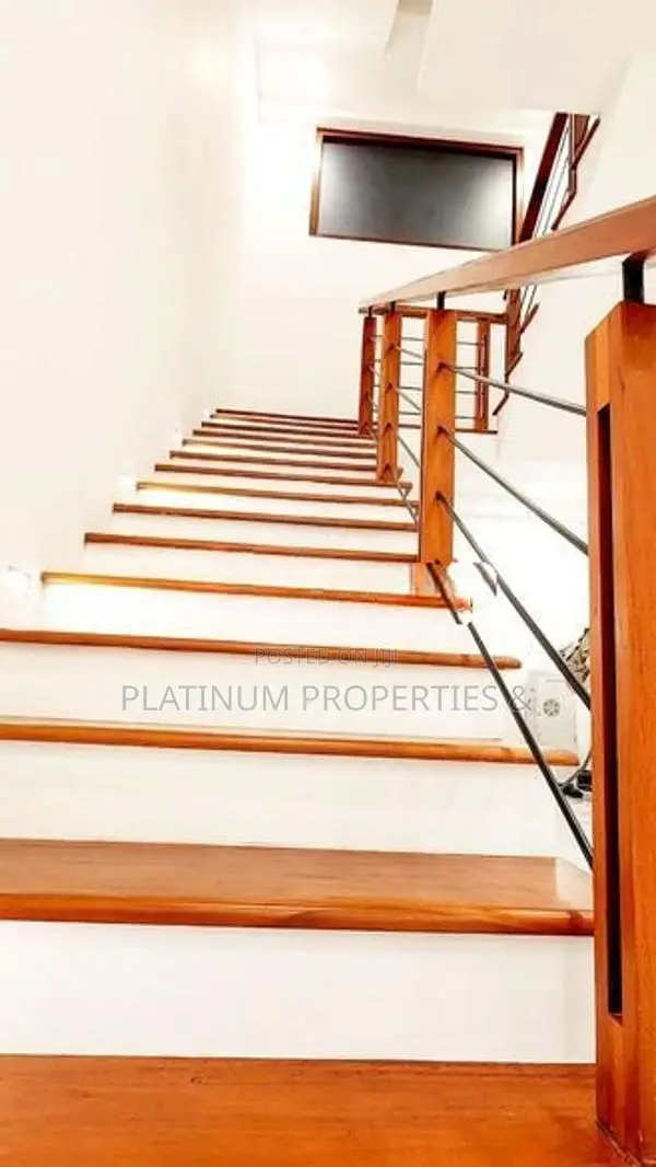 Brand New Super Luxury House For Sale In Piliyandala Madapatha Road.
