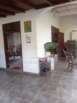 Spacious 6-Room House with 20 Perches for Sale in Kelaniya