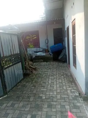 Spacious 6-Room House with 20 Perches for Sale in Kelaniya