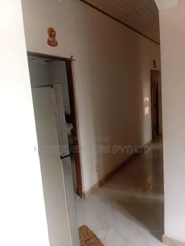 Spacious 6-Room House with 20 Perches for Sale in Kelaniya
