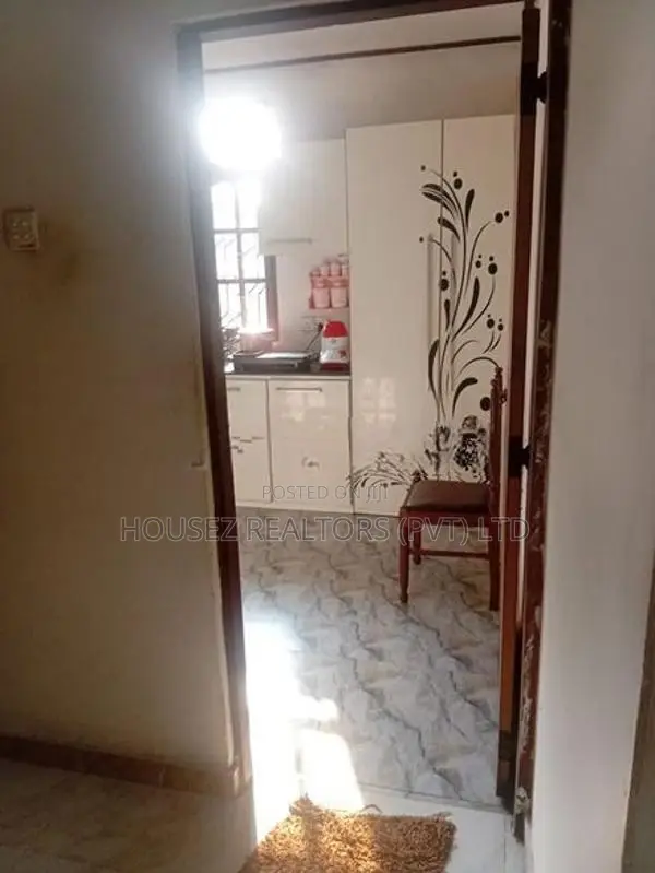 Spacious 6-Room House with 20 Perches for Sale in Kelaniya
