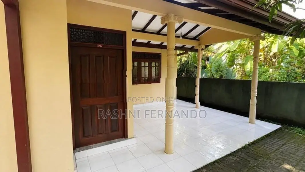 3 Bedroom House in Athurugiriya