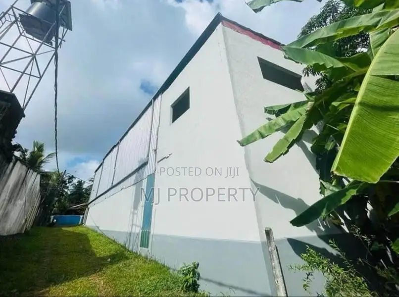 ( YC-1119) Valuable Commercial Warehouse for Rent in Homagama