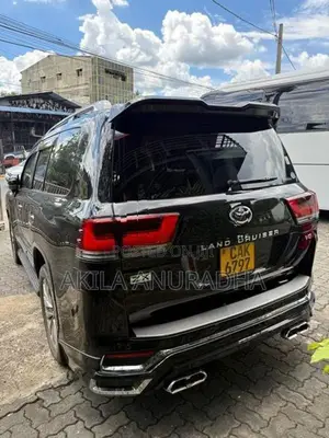 Toyota Land Cruiser Sahara V8 2015