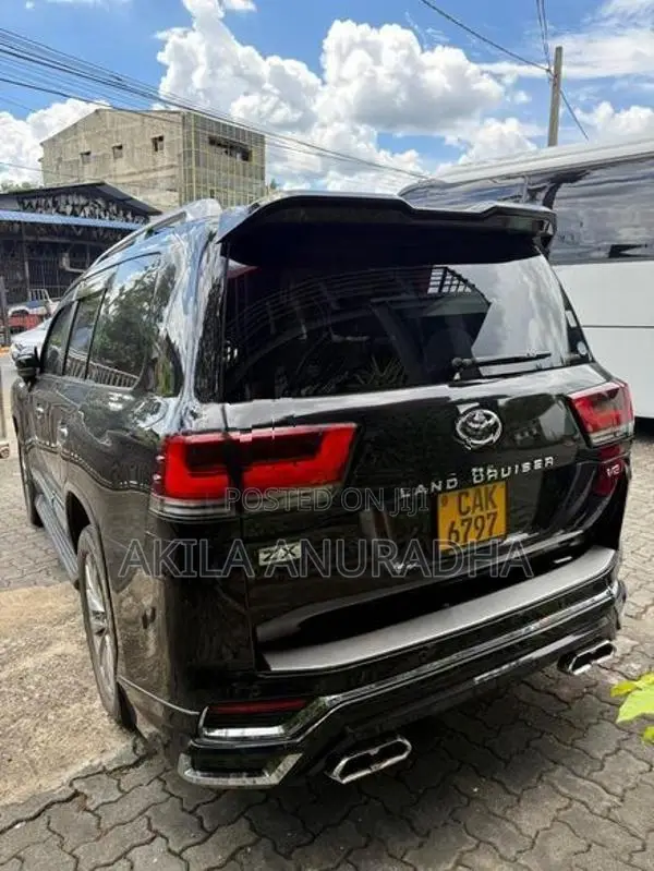 Toyota Land Cruiser Sahara V8 2015