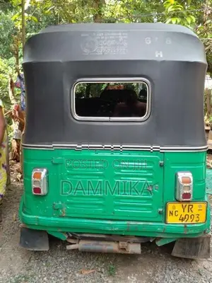 Bajaj RE 2011
