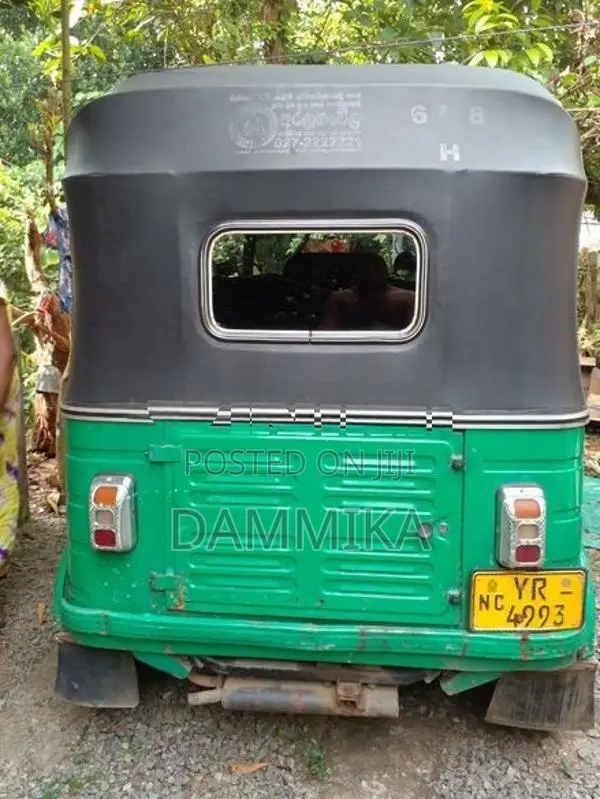 Bajaj RE 2011