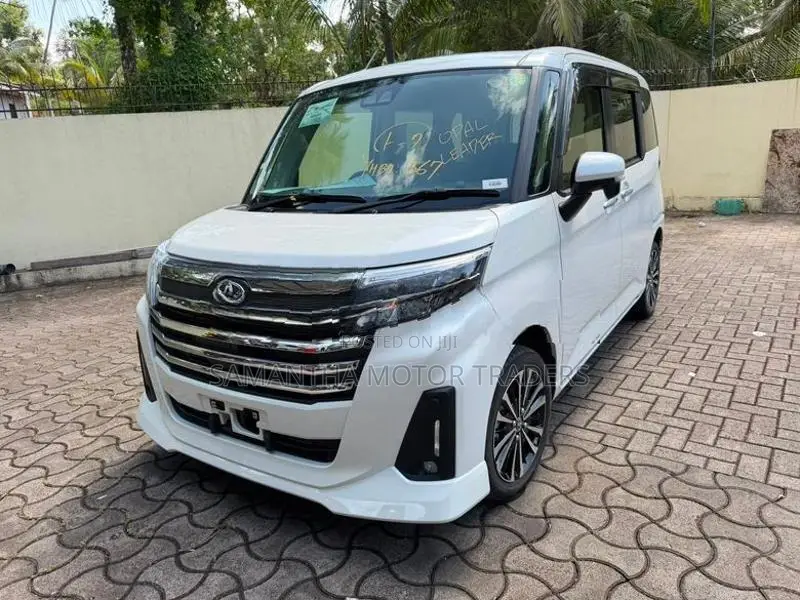 Toyota Roomy Custom GT 2024