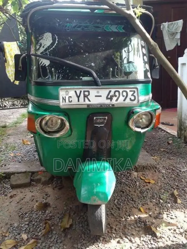 Bajaj RE 2011