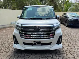 Toyota Roomy Custom GT 2024