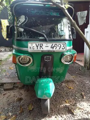 Bajaj RE 2011