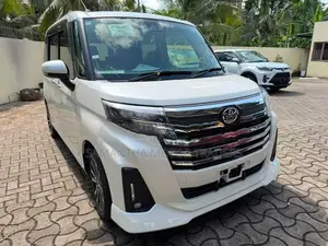 Toyota Roomy Custom GT 2024