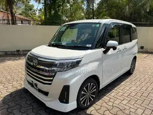Toyota Roomy Custom GT 2024