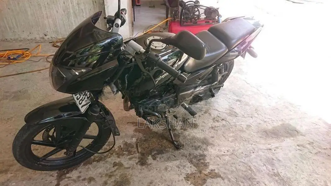 Bajaj Pulsar 180 2010