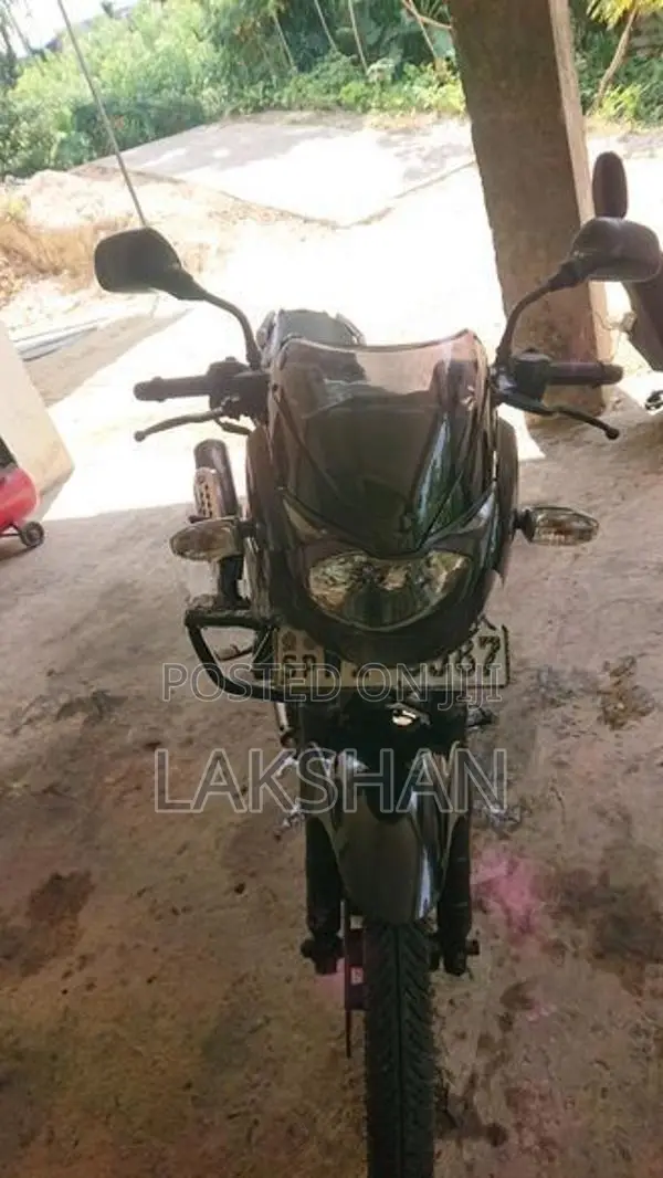 Bajaj Pulsar 180 2010