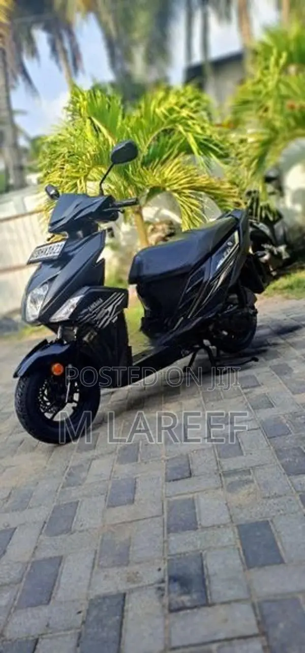 Yamaha Ray ZR dark night 2019