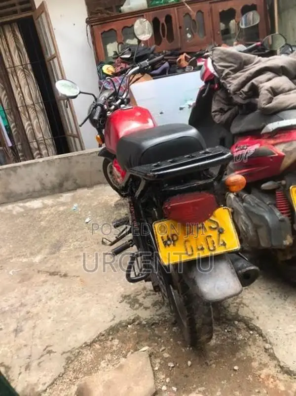 Bajaj Boxer 2013