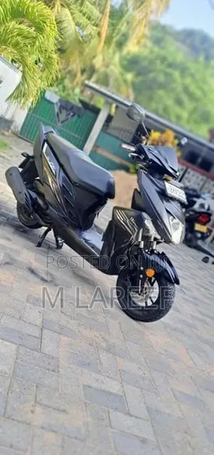 Yamaha Ray ZR dark night 2019