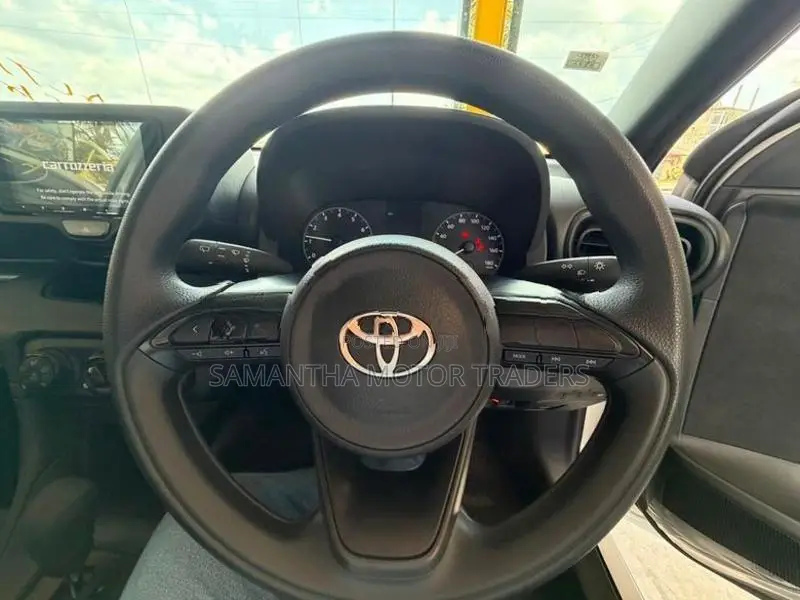 Toyota Yaris X Grade 2024