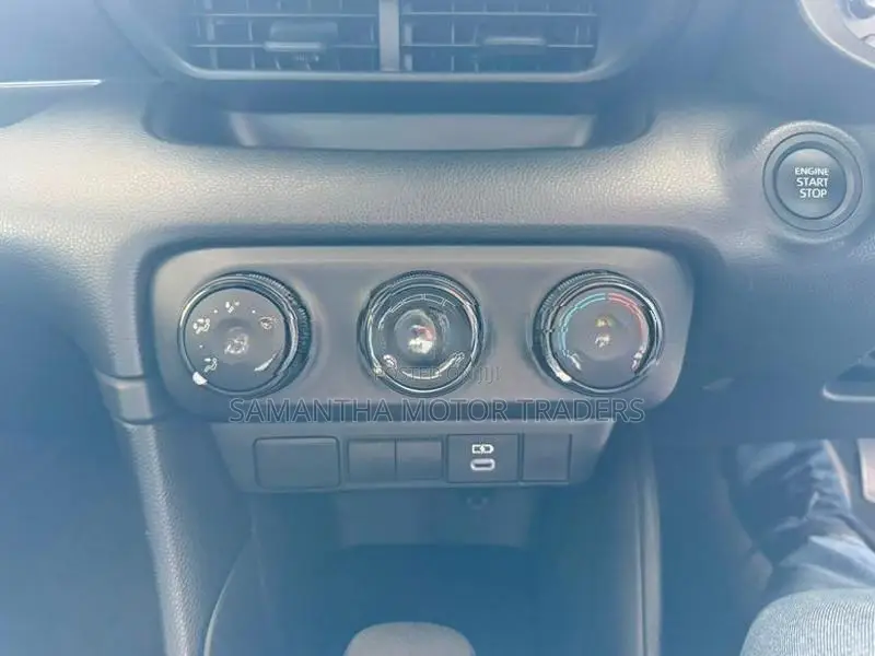 Toyota Yaris X Grade 2024