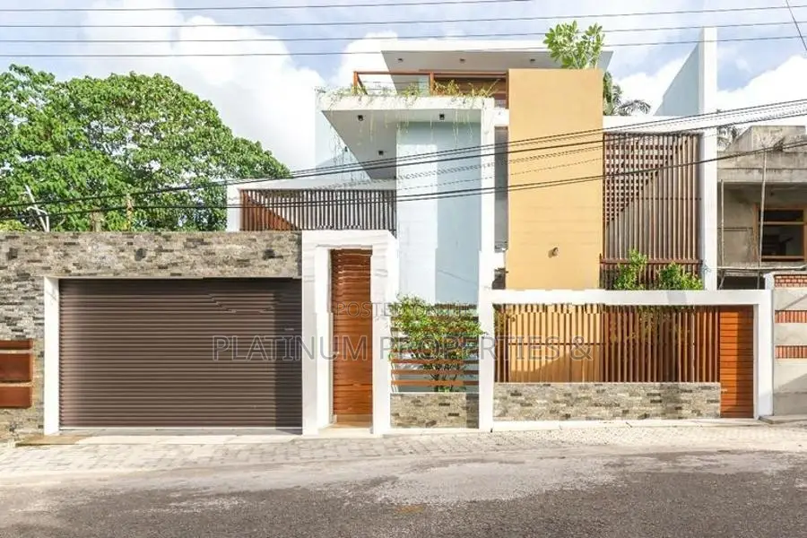 B/New Super Luxury Gated Community House For Sale In Piliyandala