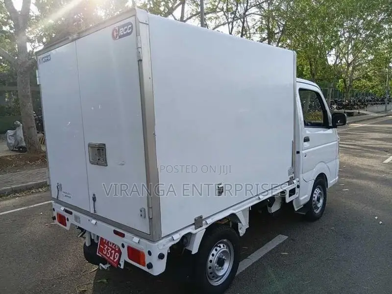 Nissan Clipper Freezer Truck 2025