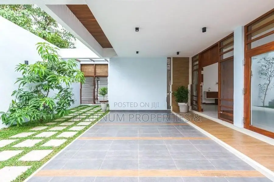 B/New Super Luxury Gated Community House For Sale In Piliyandala