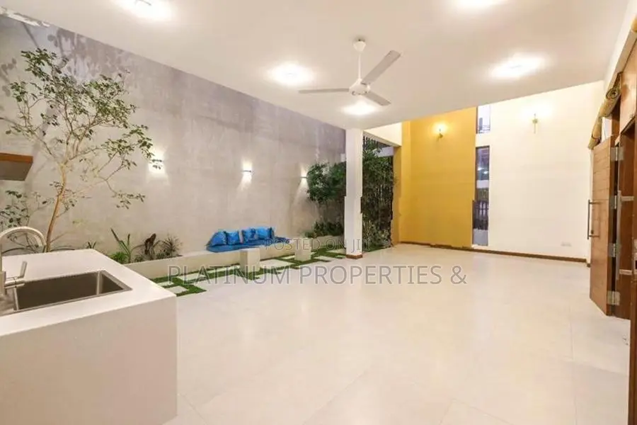B/New Super Luxury Gated Community House For Sale In Piliyandala