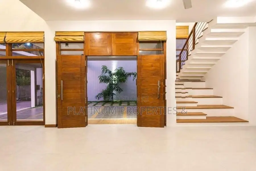 B/New Super Luxury Gated Community House For Sale In Piliyandala