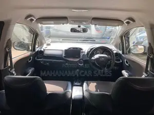 Honda Fit Shuttle 2017