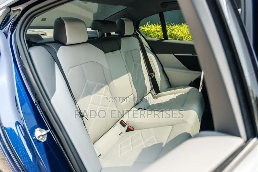 BMW 523i Premium luxury 2023