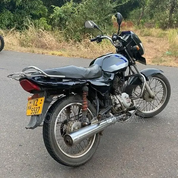 Bajaj CT100 2012