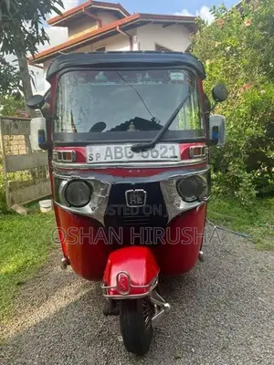 Bajaj RE 2015