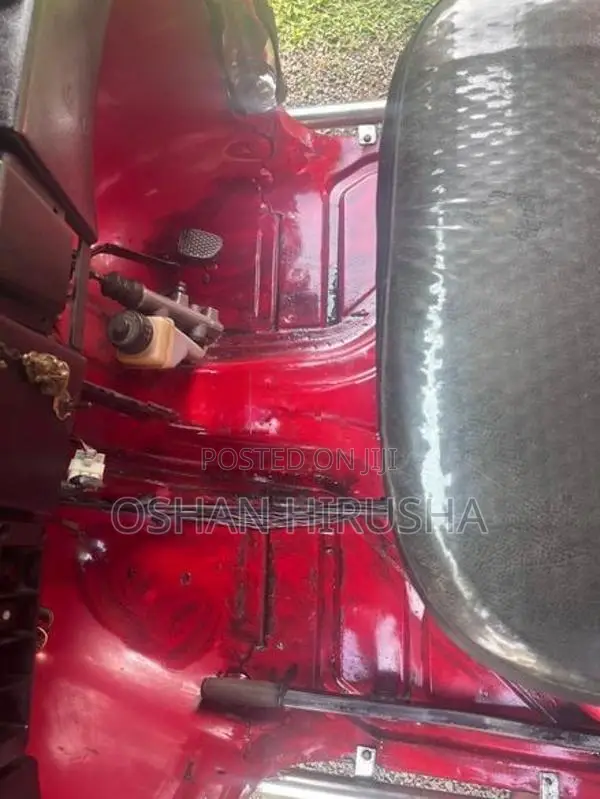 Bajaj RE 2015