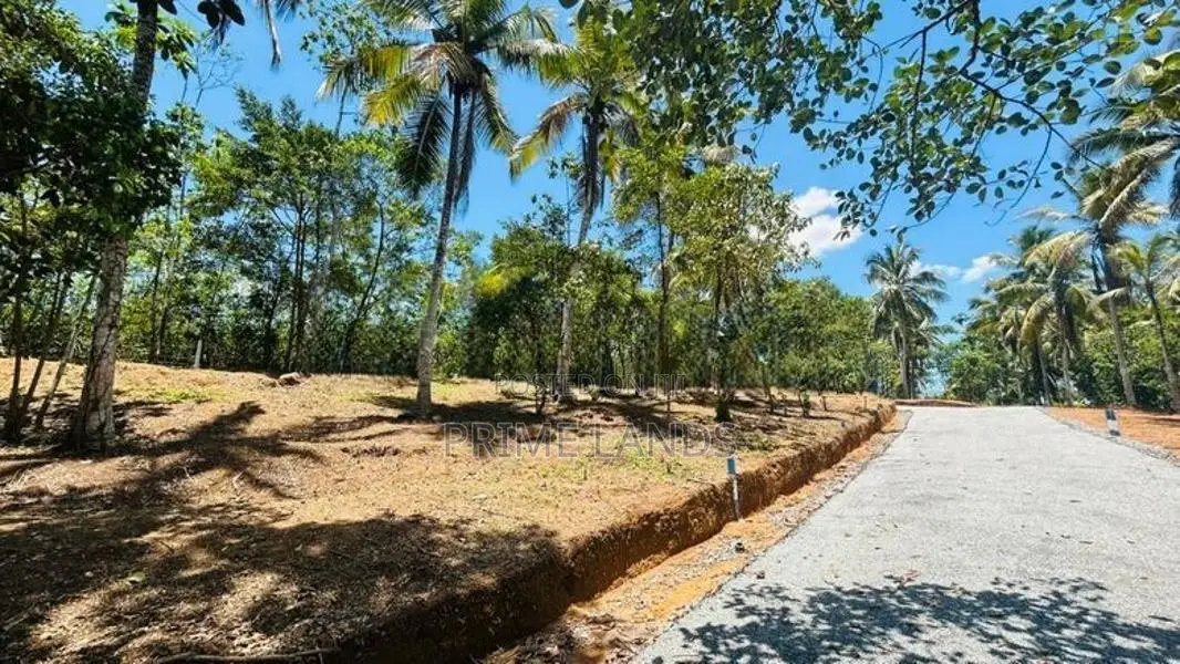 කහතුඩුව වටිනා ඉඩම්