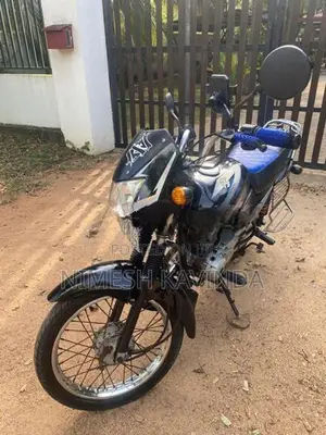 Bajaj CT100 2017