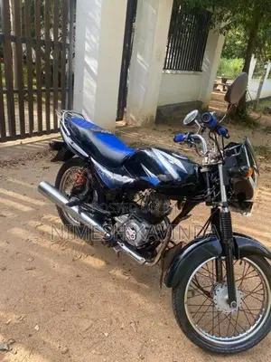 Bajaj CT100 2017