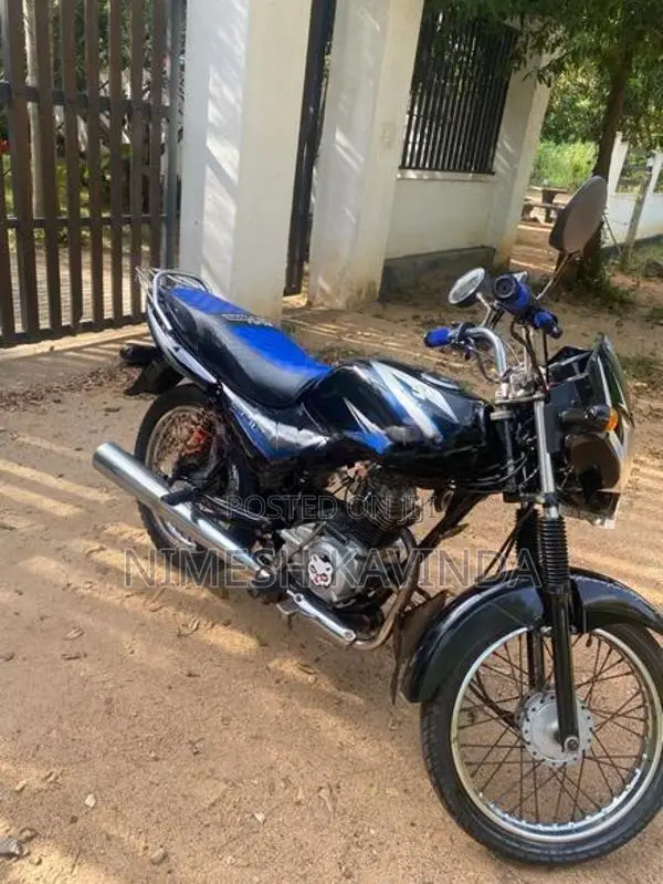 Bajaj CT100 2017