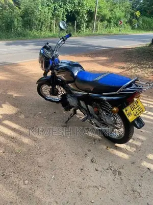 Bajaj CT100 2017