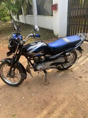 Bajaj CT100 2017
