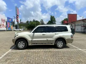 Mitsubishi Montero V6 2006