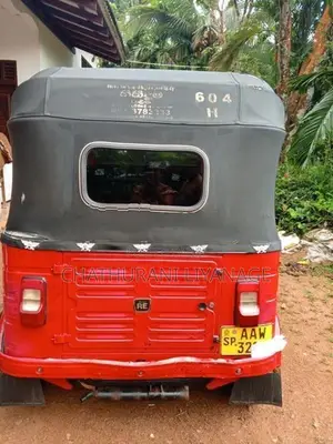 Bajaj RE 2015