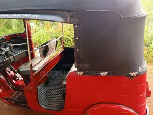 Bajaj RE 2015