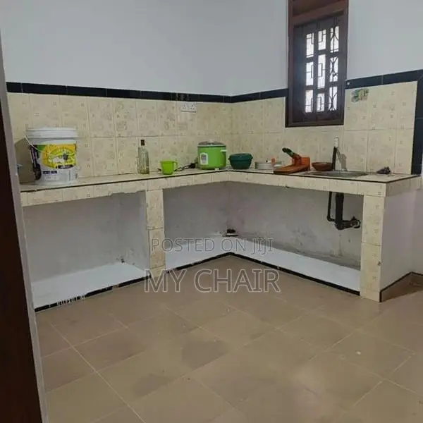 House For Sale in Padukka | Poragedara