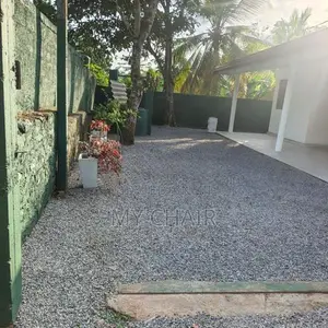 House For Sale in Padukka | Poragedara