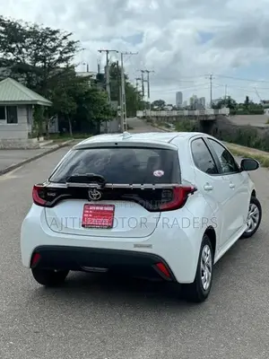 Toyota Yaris G Headrest 4way BSM 2026