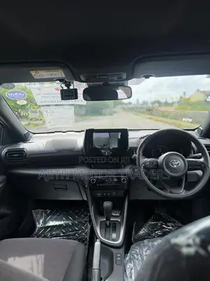 Toyota Yaris G Headrest 4way BSM 2026